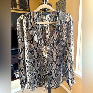 Jones New York Woman Reptile print silky blouse.  Long sleeves  - Size 20W